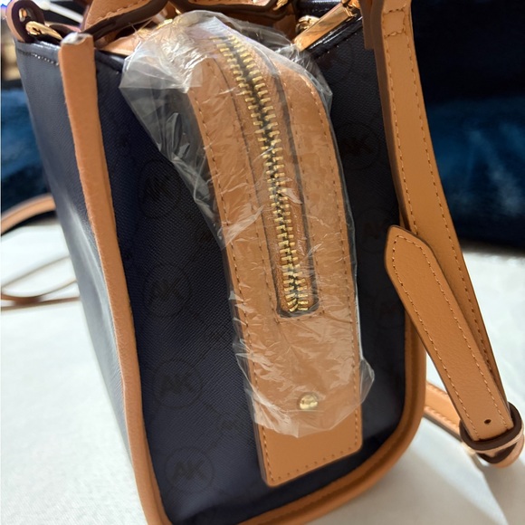 Anne Klein Navy and Tan Satchel - Picture 4 of 14